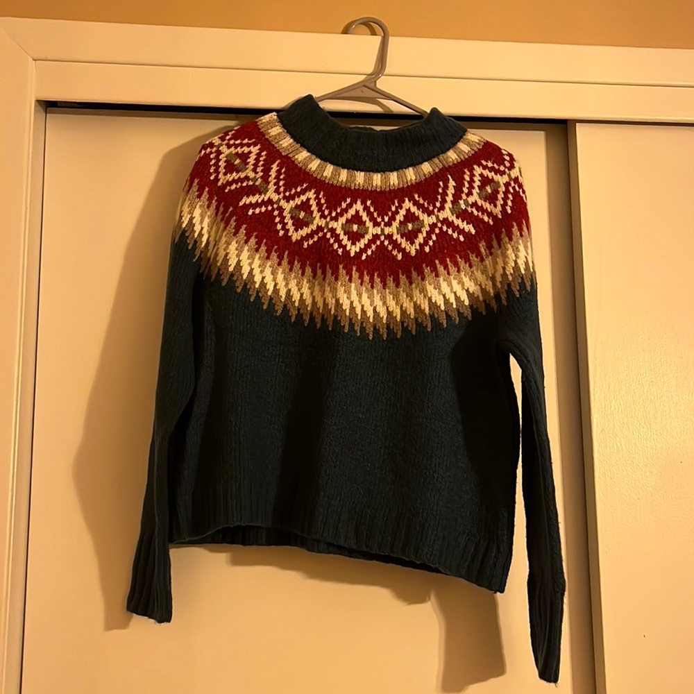American Eagle Outfitters Pullover Sweater (Rare Find)